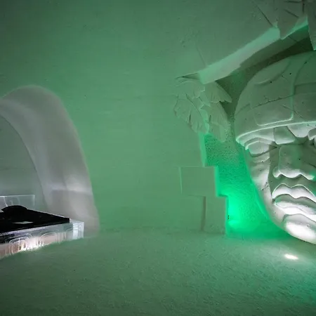 Snow Village Hotell