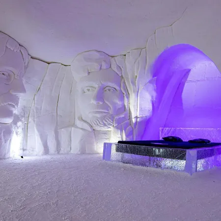 Hotell Snow Village 3*