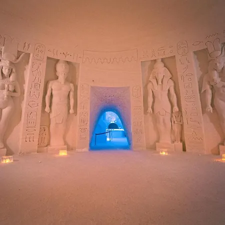 Lapland Snow Village فندق